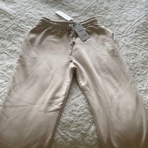 ZARA SWEATS NEVER WORN